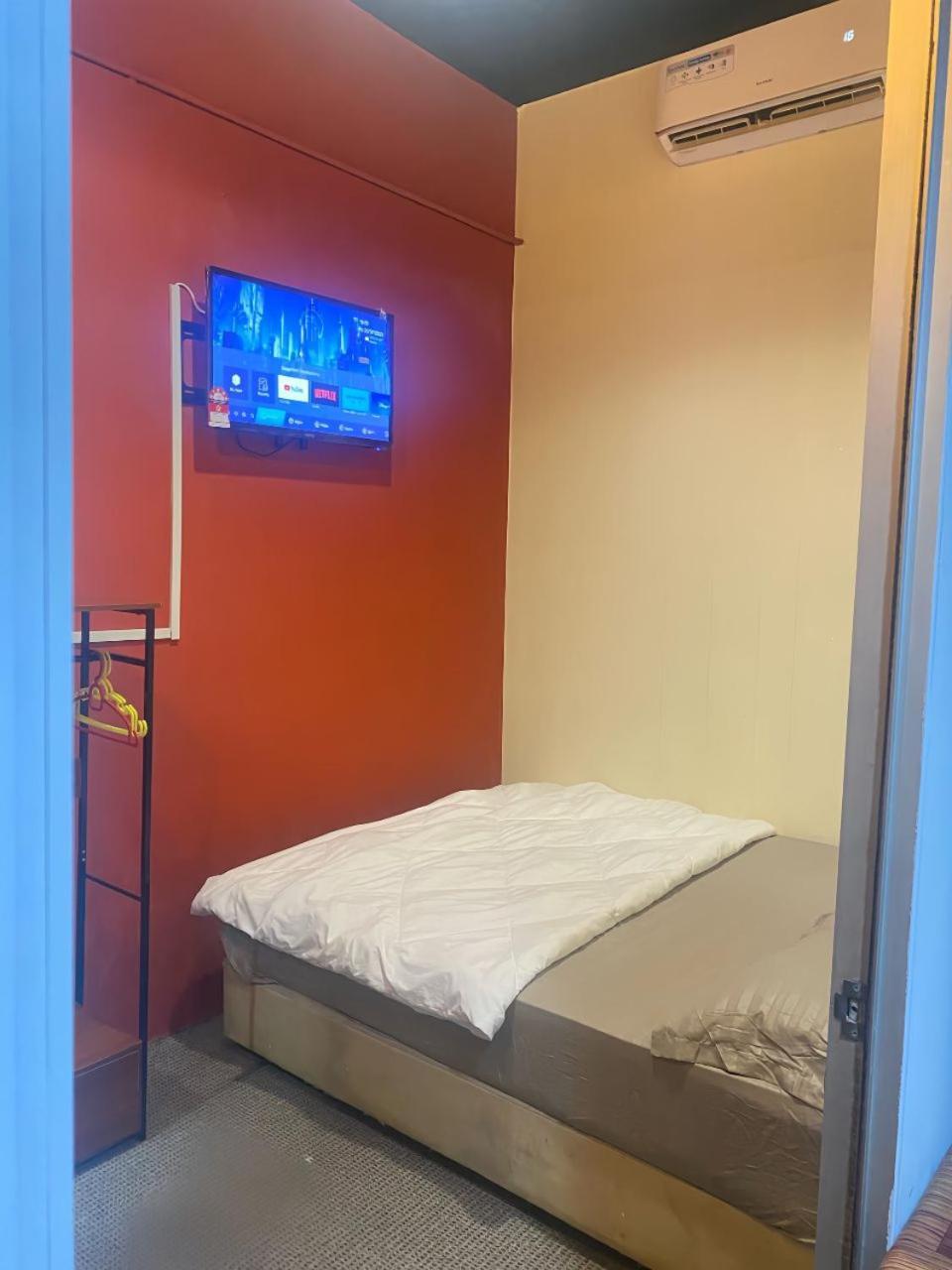 Rhv Bukit Bintang , * Kuala Lumpur