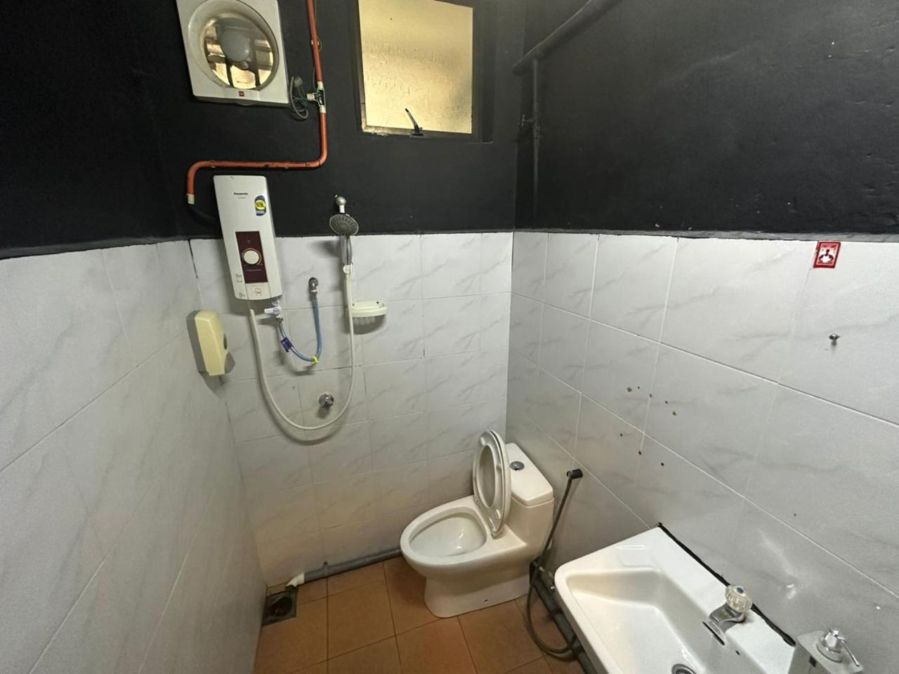 Rhv Bukit Bintang , * Kuala Lumpur